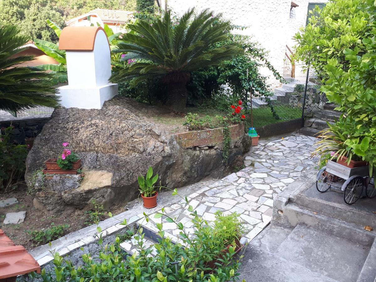 Ai Tre Limoni Bed & Breakfast Varazze Eksteriør bilde